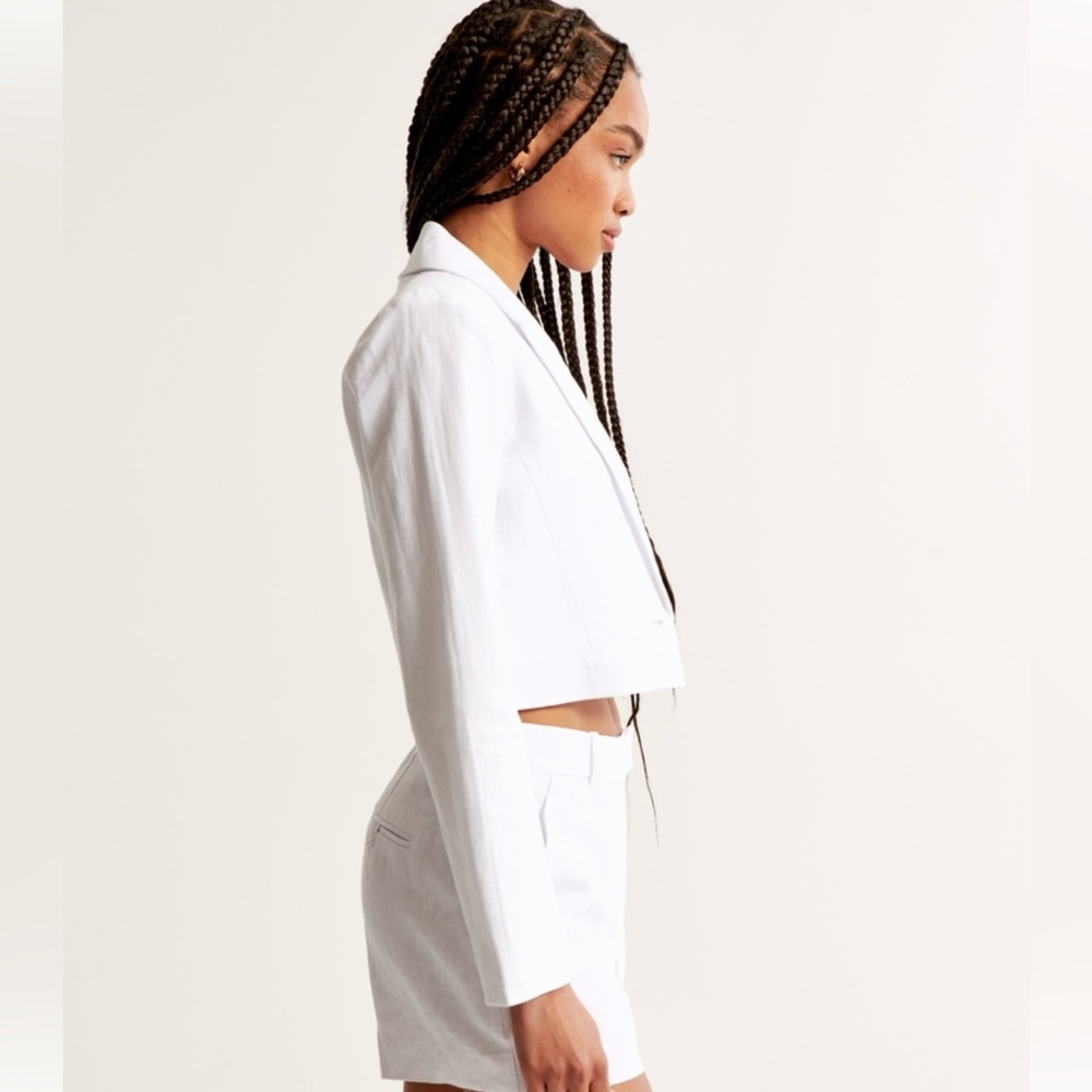 NWT - 100% Linen Premium Cropped Blazer